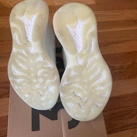 Yeezy 380 Calcite Glow - Picture 6 of 12